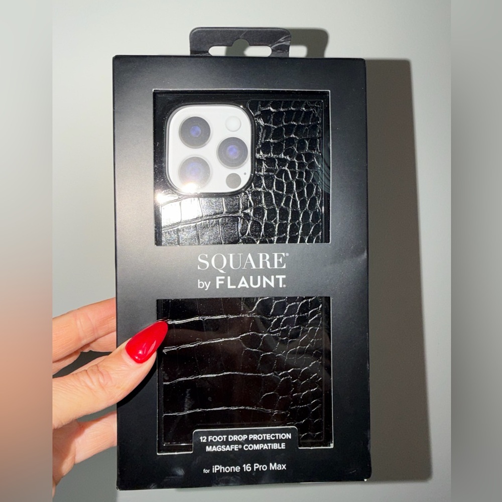 Flaunt iPhone 16 ProMax Black Crocodile Phone Case